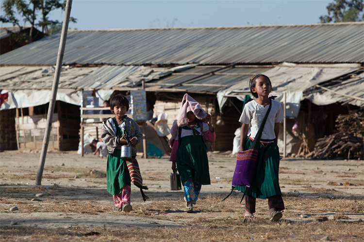 Kinder in Myanmar @ Hartmut Schwarzbach